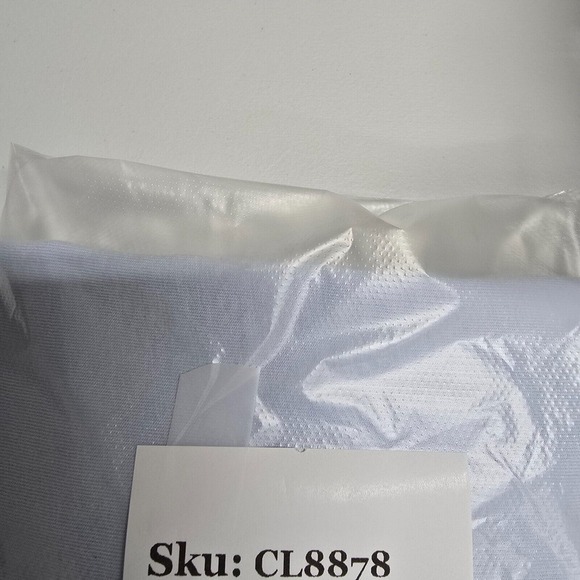 Vince Shirt Mens Medium Blue V-Neck Garment Dye Pullover Short Sleeve Minimal - Picture 11 of 11